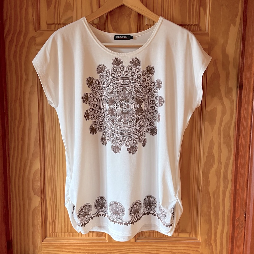 🌼 KENING Short Sleeve Round Neck Top with Lower Side Ruching